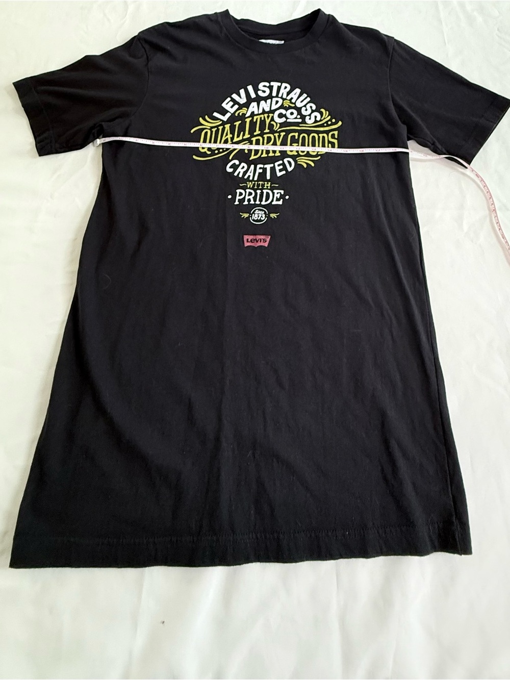 Levi's Black Short-Sleeve Graphic Logo Tee with Yellow & White Print